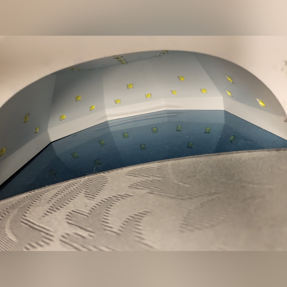 UV/LED Lamp - Picture 2 of 3